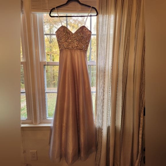 Crystal beaded evening gown - Picture 1 of 6